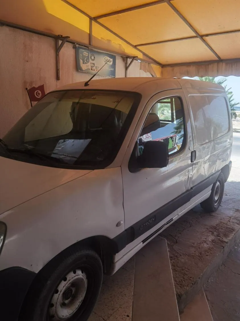  A vendre Citroën berlingo mazout à Monastir - Photo 2