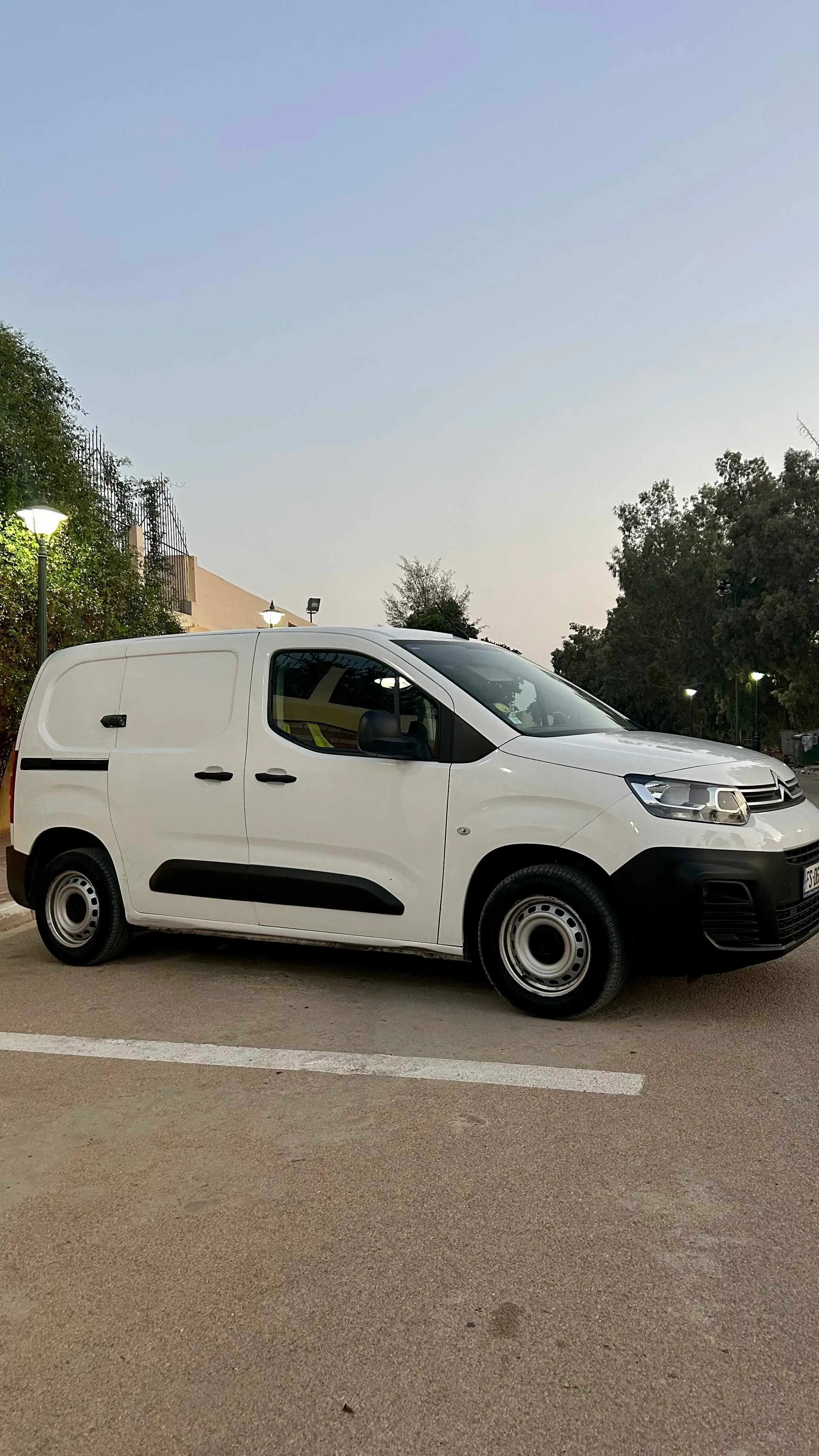  Citroen Berlingo k9 à Gafsa - Photo 2