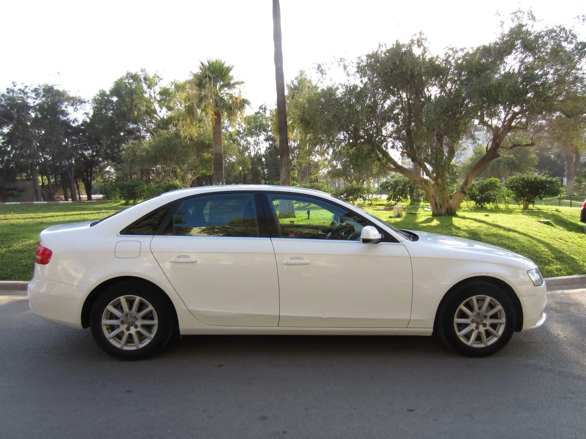  AUDI A4 TRES PROPRE à sousse - Photo 2