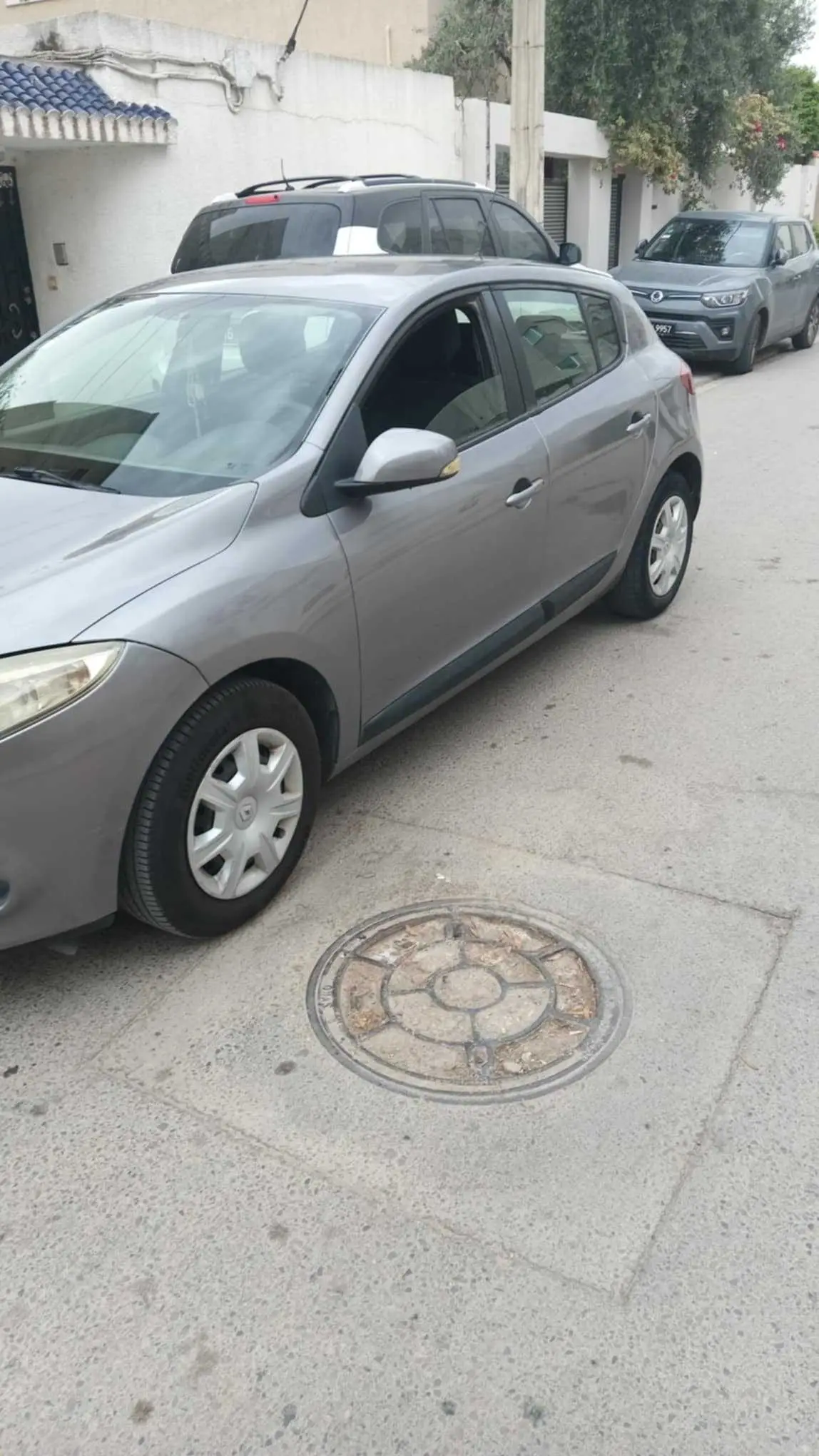  Renaut Megane 3 en bon état à Tunis - Photo 3