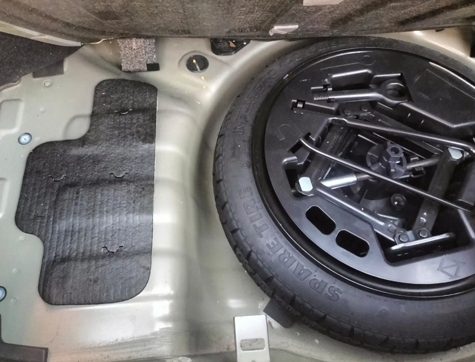  Picanto 2013 1er main km 80.000 état neuf à Tunis - Photo 2
