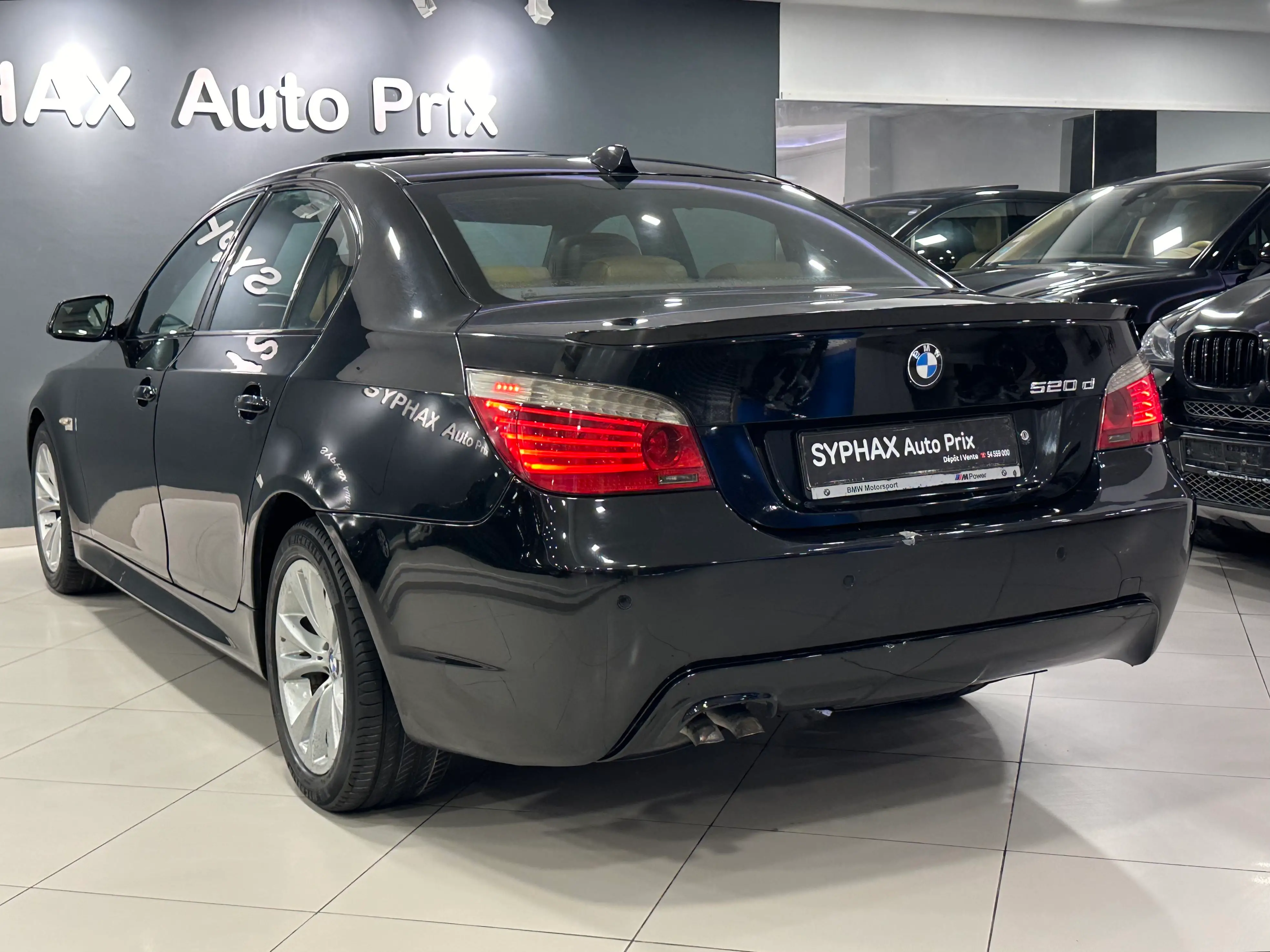  ???? 2011 BMW E60 520d Édition phase 2???? à Tunis - Photo 3