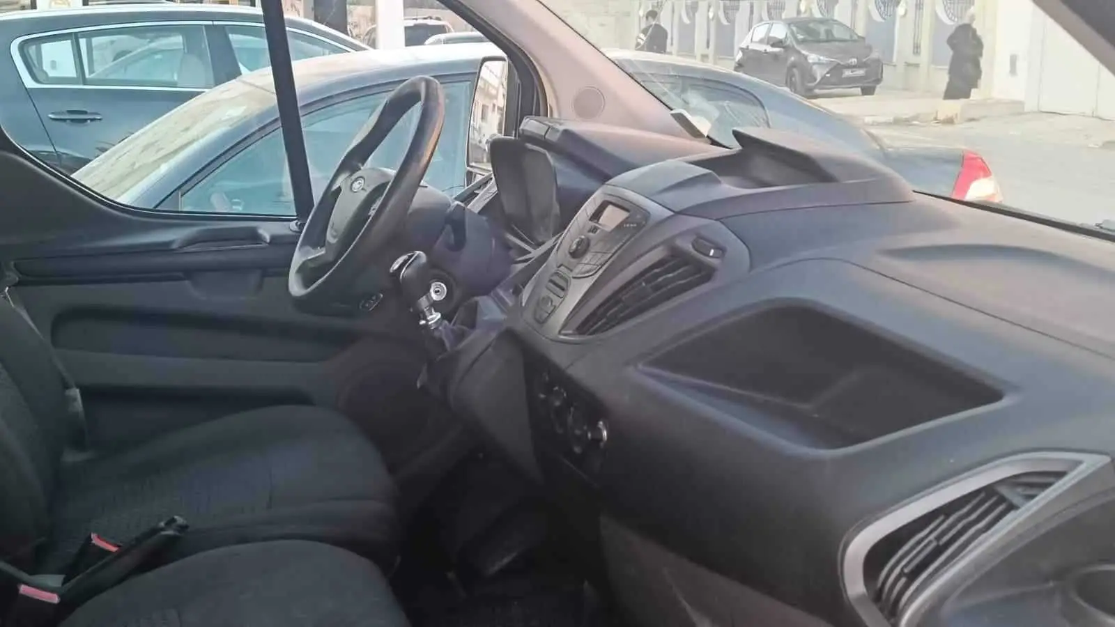  A vendre FORD custom en très bonne état à sousse - Photo 2