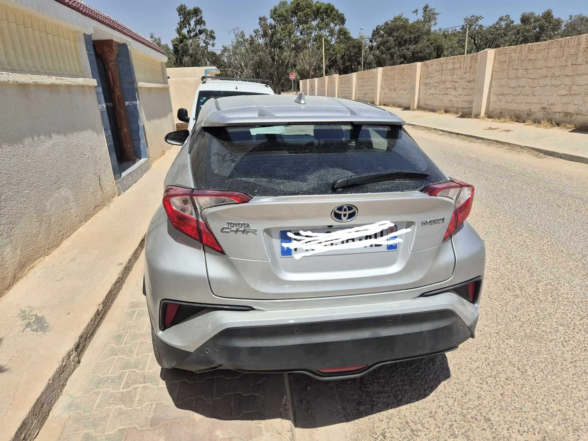  A vendre une yoyota C-HR année 2019,4 cv,5 porte et 5 place encore matriculer.plus de renseig à gabes - Photo 2