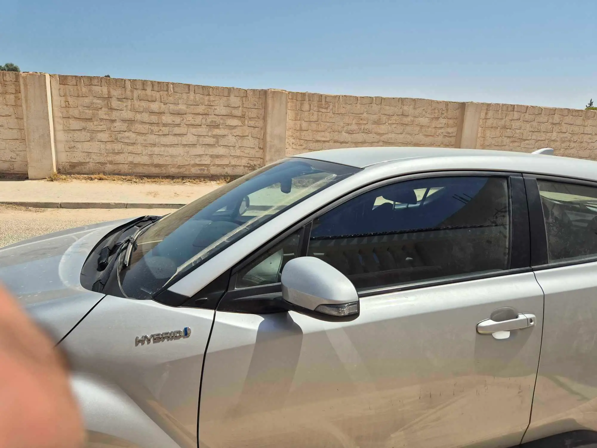  A vendre une yoyota C-HR année 2019,4 cv,5 porte et 5 place encore matriculer.plus de renseig à gabes - Photo 3