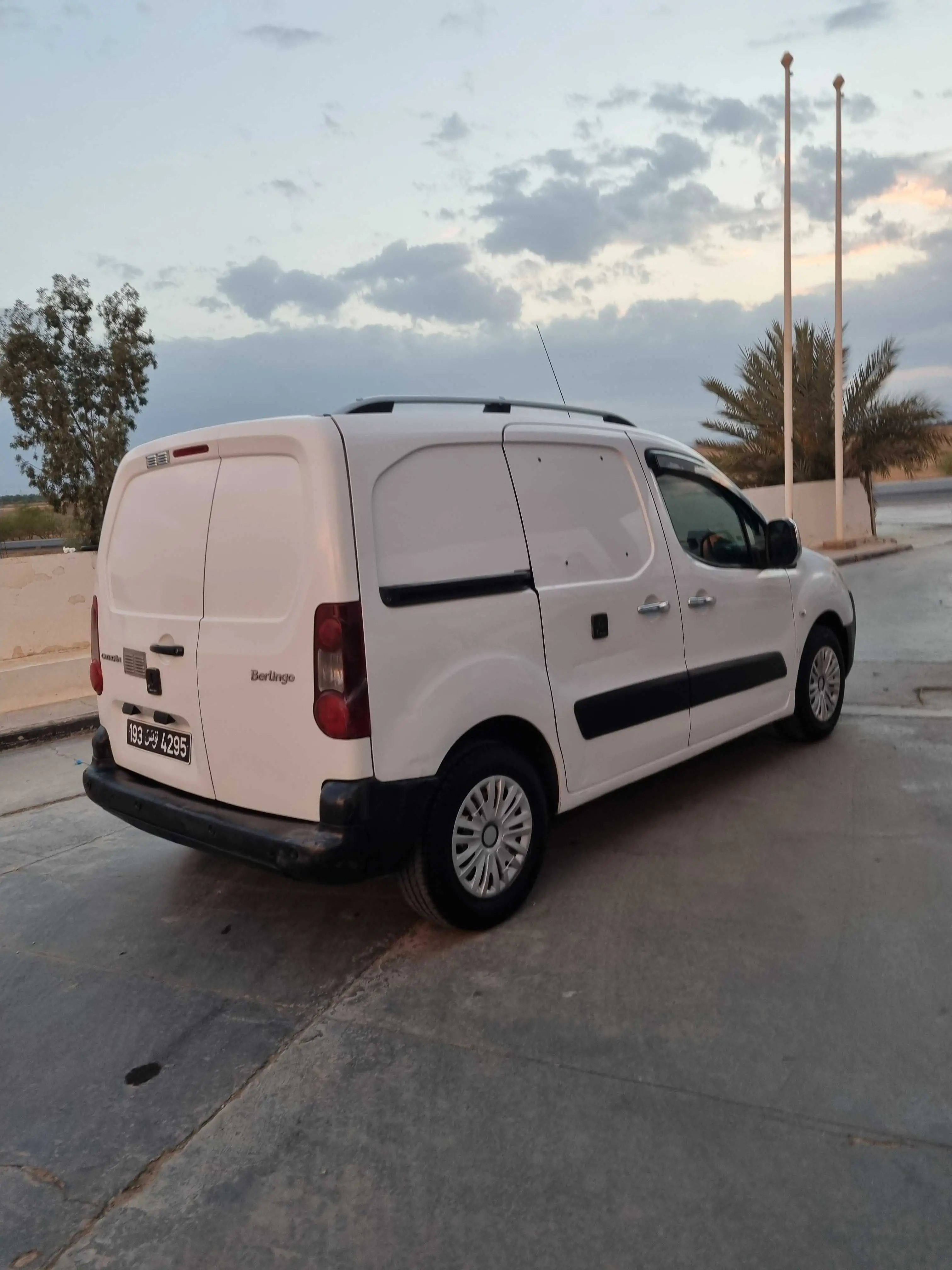  Citroën berlingo 1.6 HDI diesel 5 chevaux à Kairouan - Photo 3