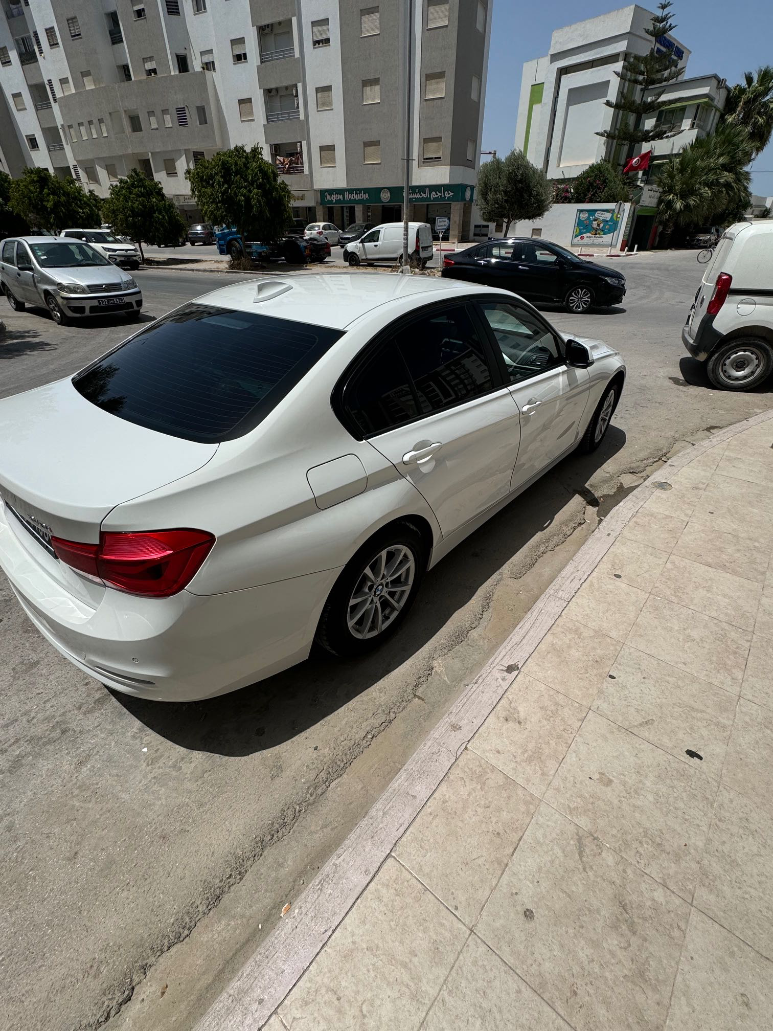  F30 état neuf à Tunis - Photo 2