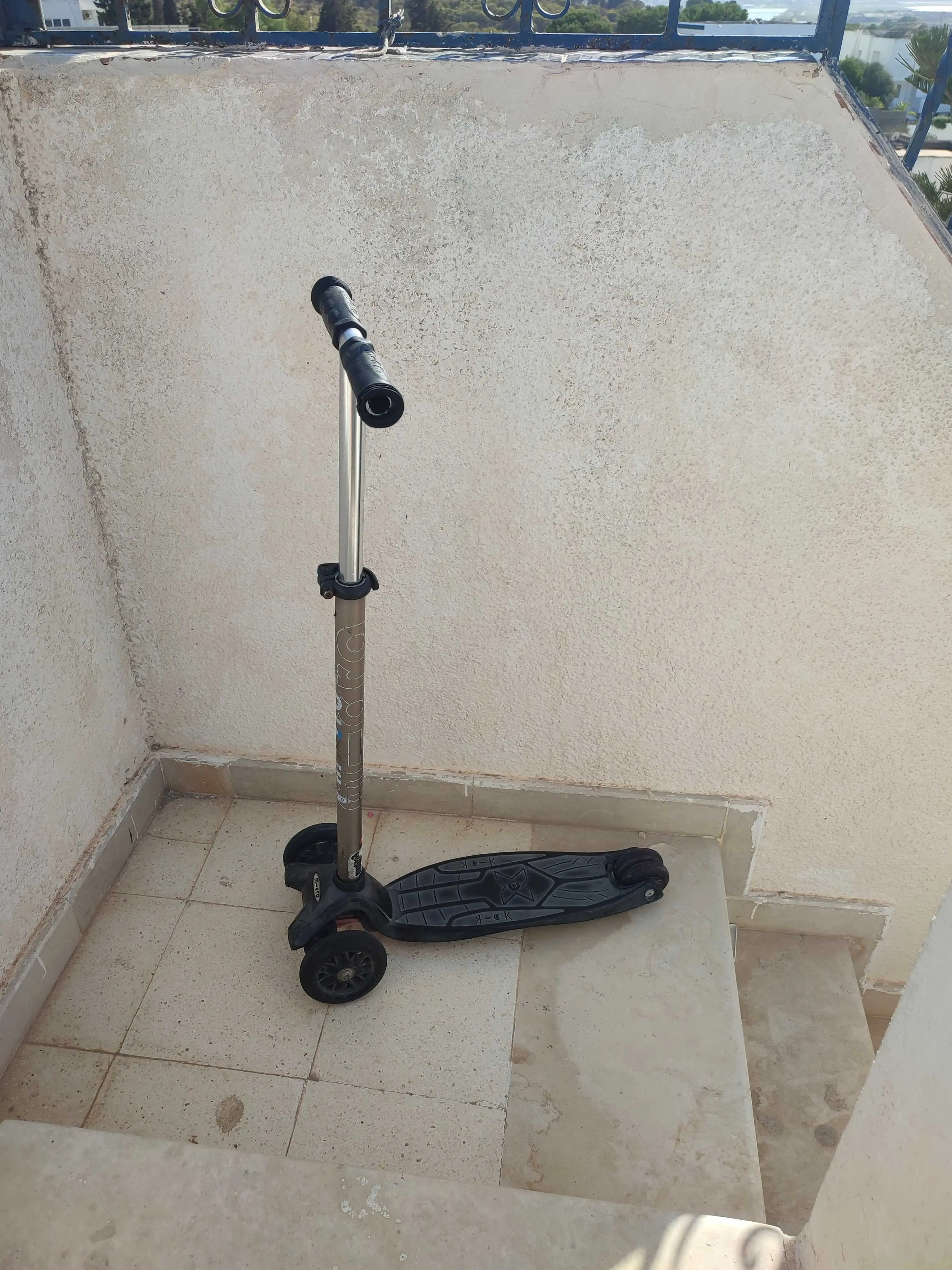  Trottinette à Tunis - Photo 2