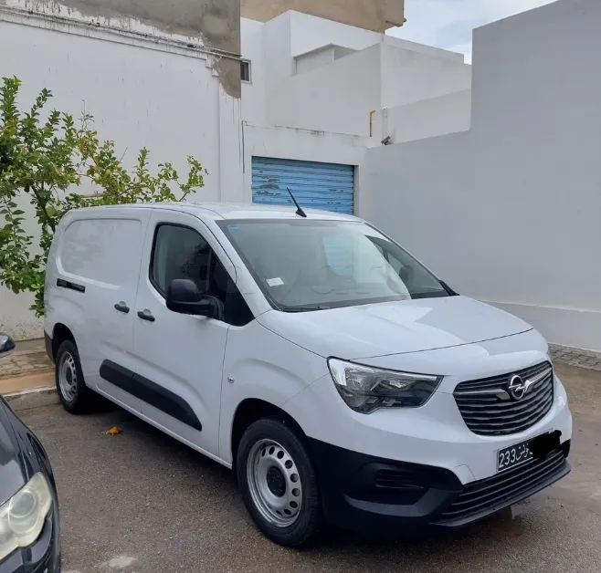  Opel Combo à ne pas rater à Ben Arous - Photo 3