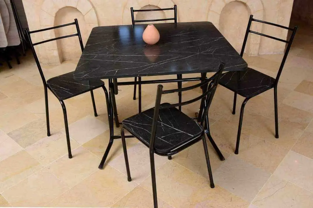  Table pliable avec 4 chaises à Tunis - Photo 3