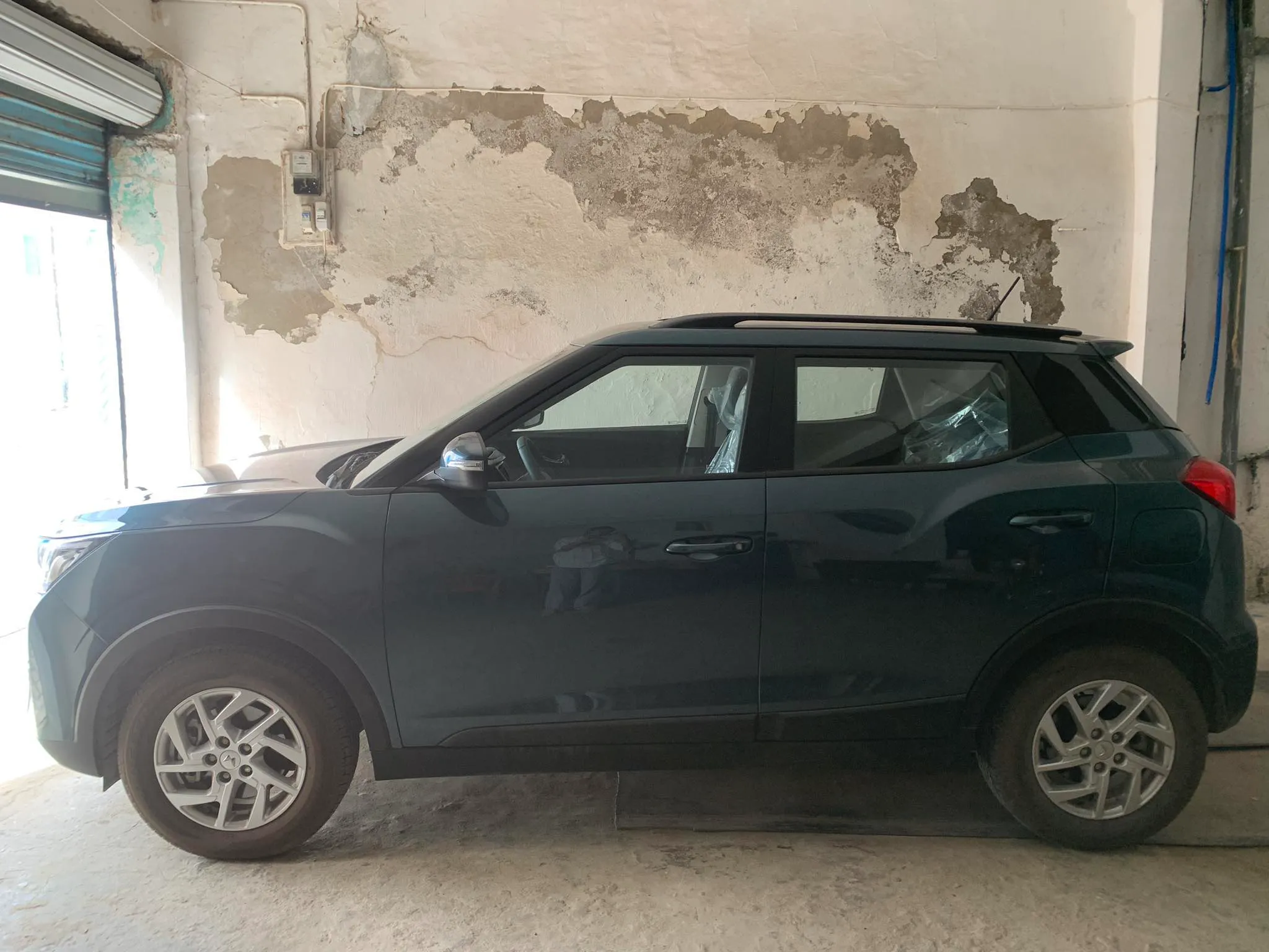  dans l'emballage xuv300 w8 à Bizerte - Photo 3