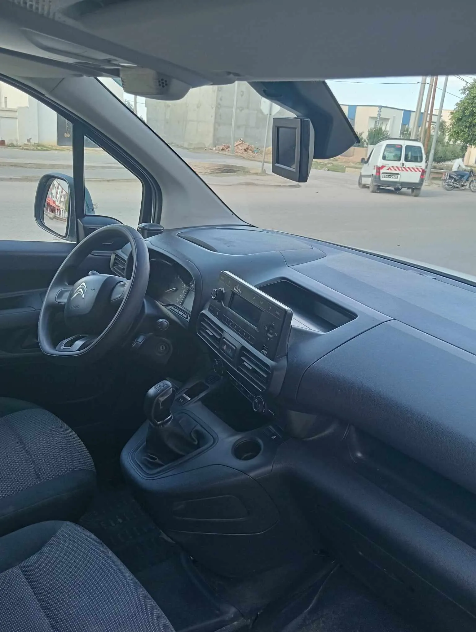  Citroën berlingo k9 3 places 1.6 à sousse - Photo 3