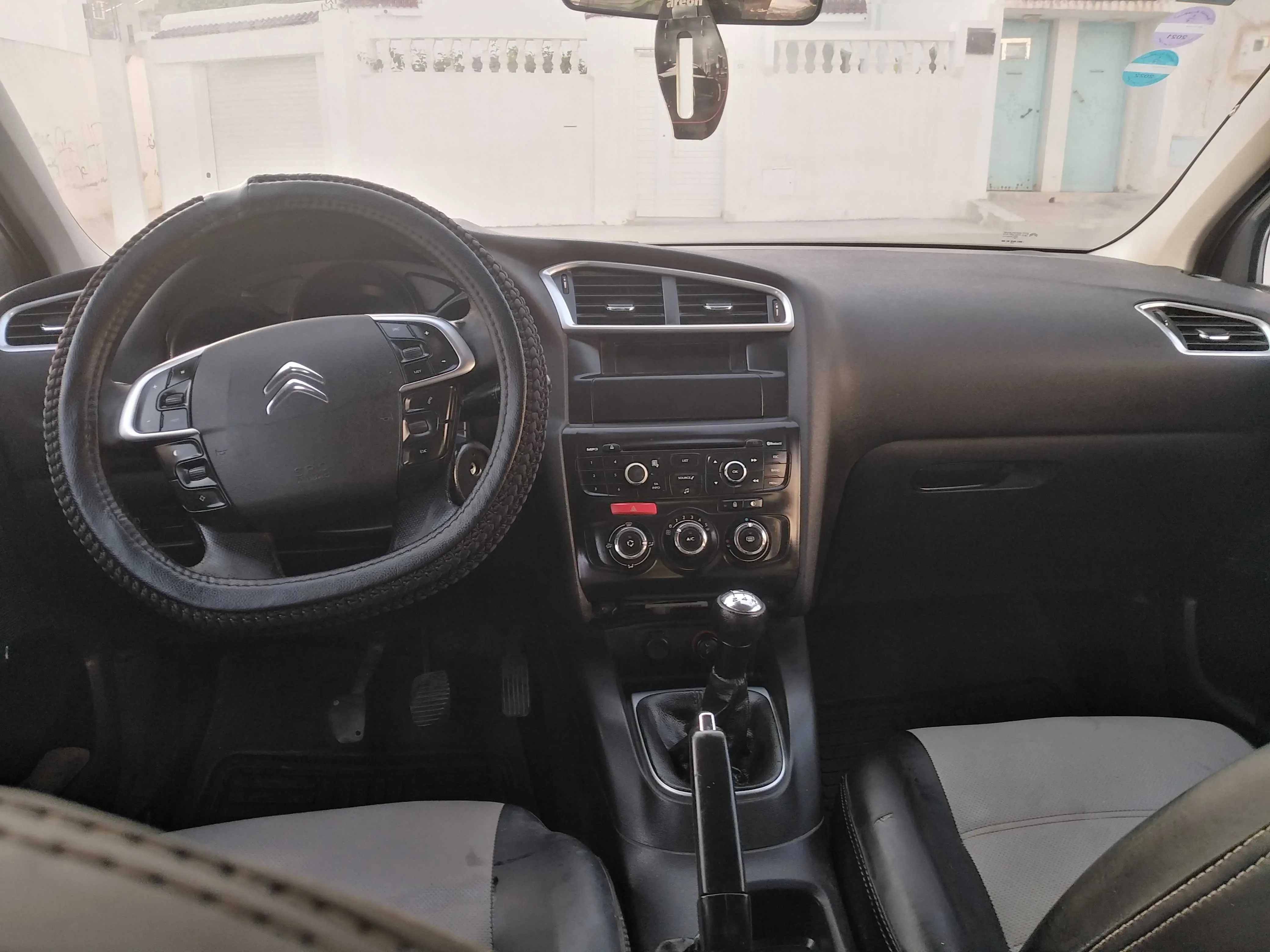  Avendre citroen c 4 essence T ô à Tunis - Photo 2