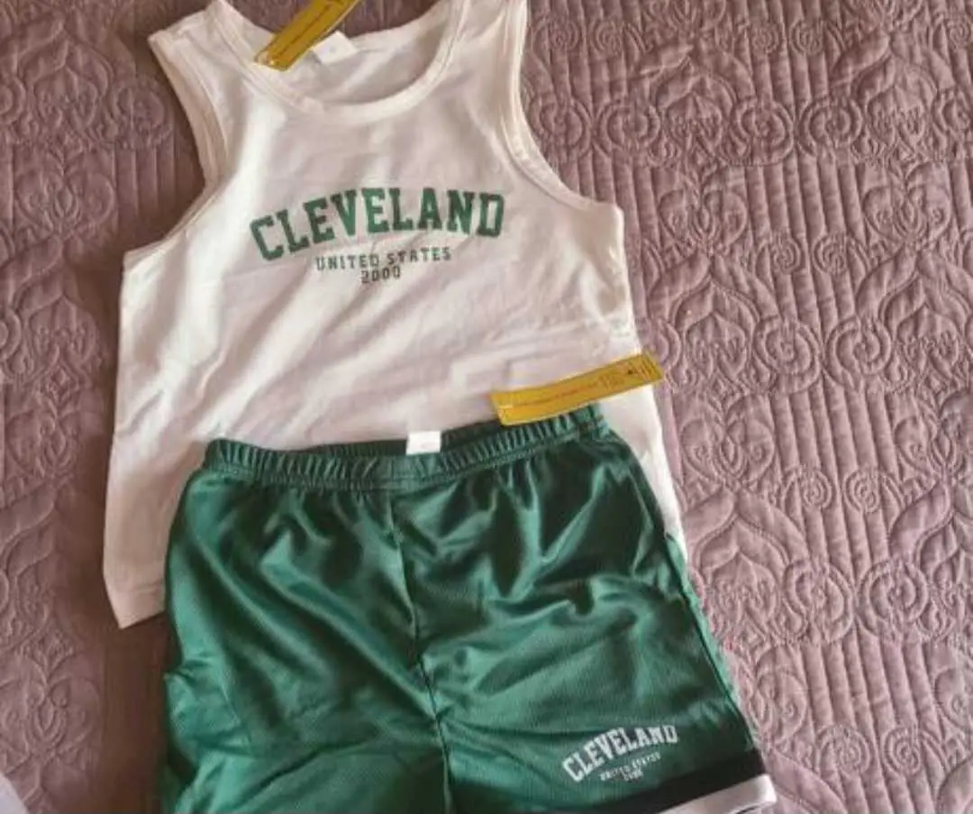  Ensemble Cleveland age 18-24M à Manouba - Photo 3