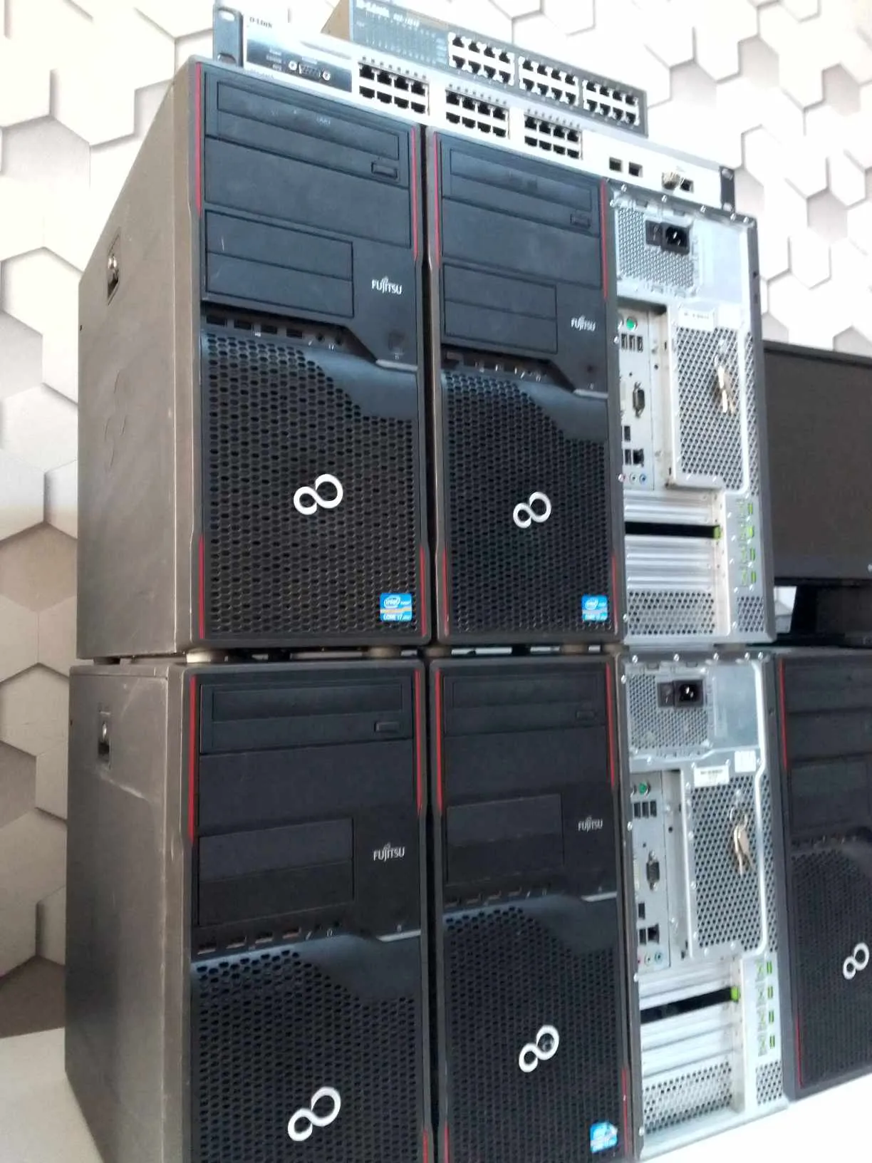  Pack 15 Pc complet i7 +serveur Rack +switcher 24 p à Tunis - Photo 2