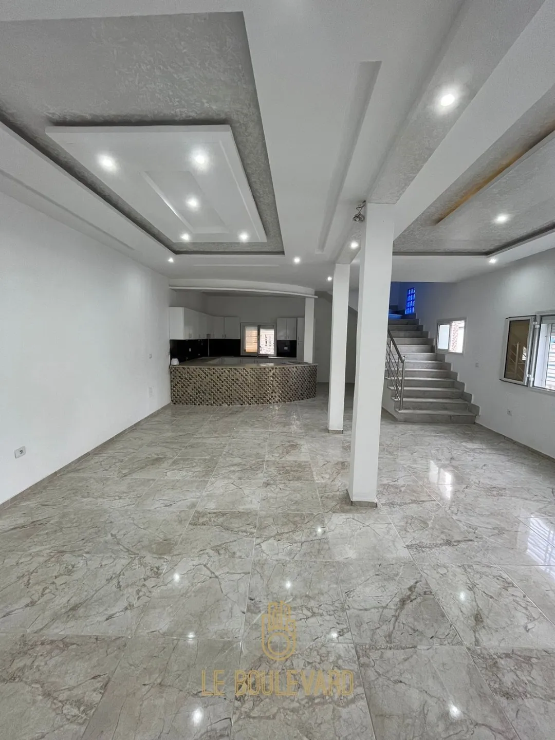  Triplex indépendant (S+4) à Sousse Centre Ville 