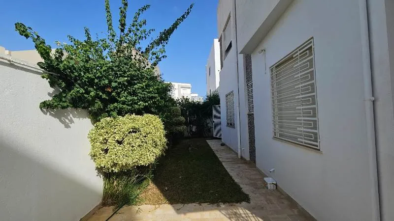  A vendre Appartement S+2 rez de chaussée à Hammamet Nord 