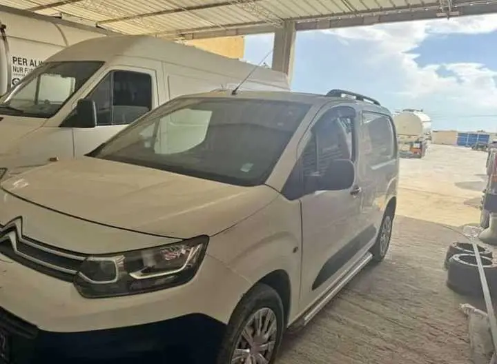  K9 Citroën à Sfax - Photo 2