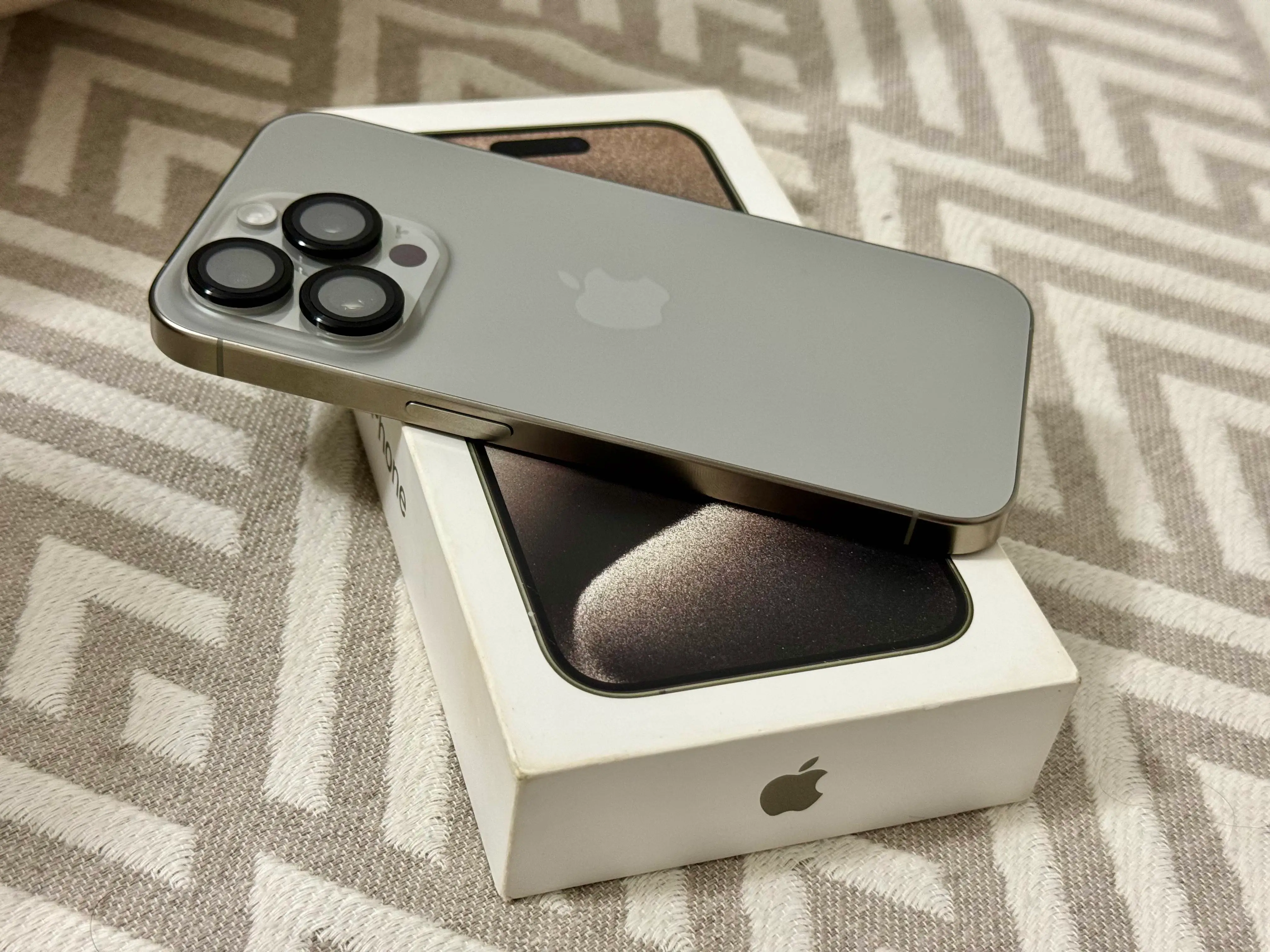  Iphone 15 pro etat intacte parfait ???? 128Gb 99% Batterie ???? valider sur Sajalni.Tn à Monastir - Photo 2