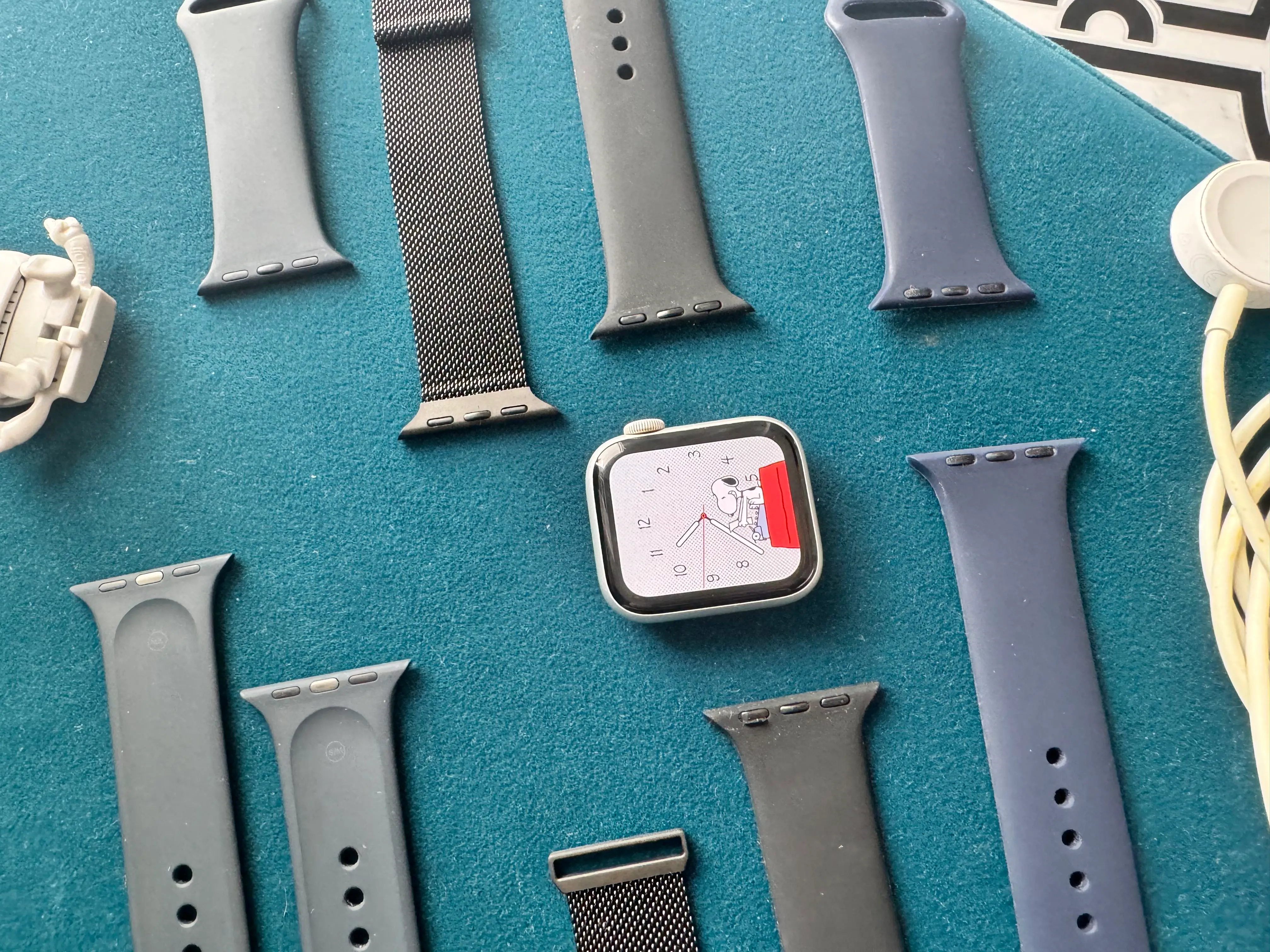  Apple Watch ⌚️ series 5 Aluminum case ☑️ Silver 40mm (pour une Fille) à Monastir - Photo 3