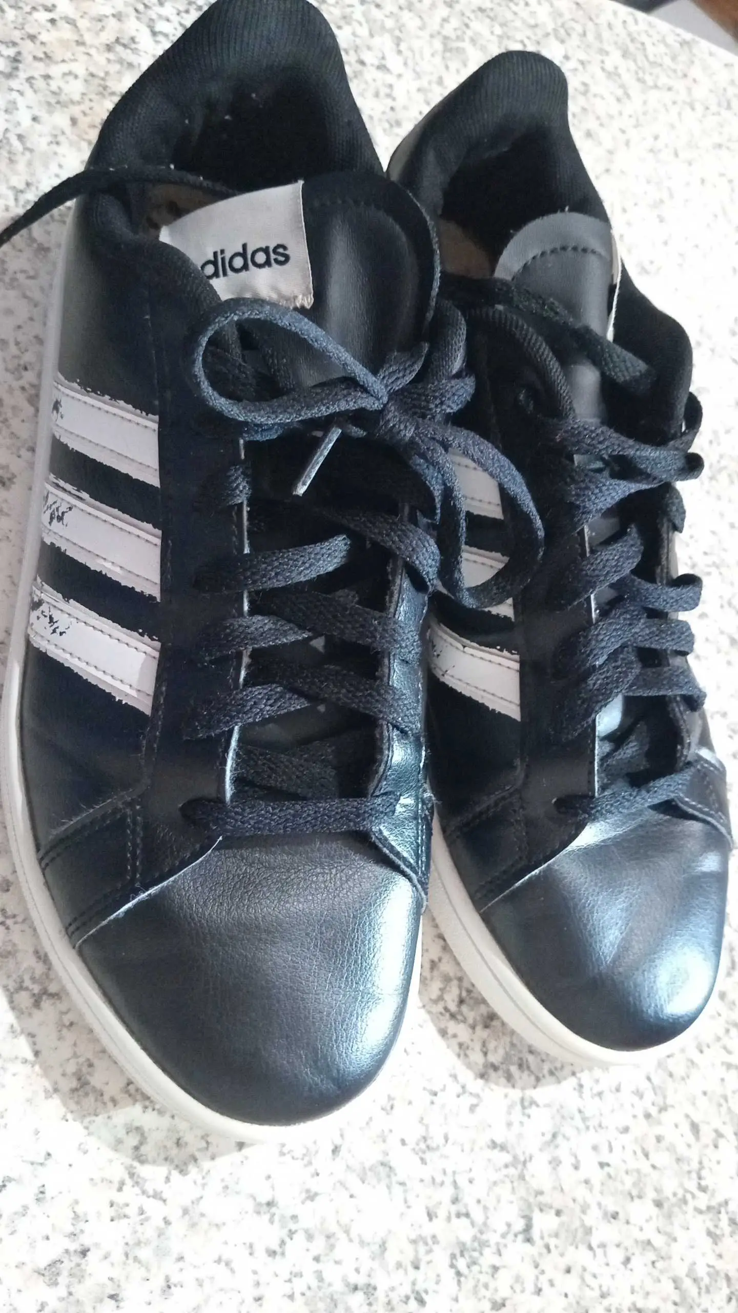  Chaussure adidas à Bizerte - Photo 3