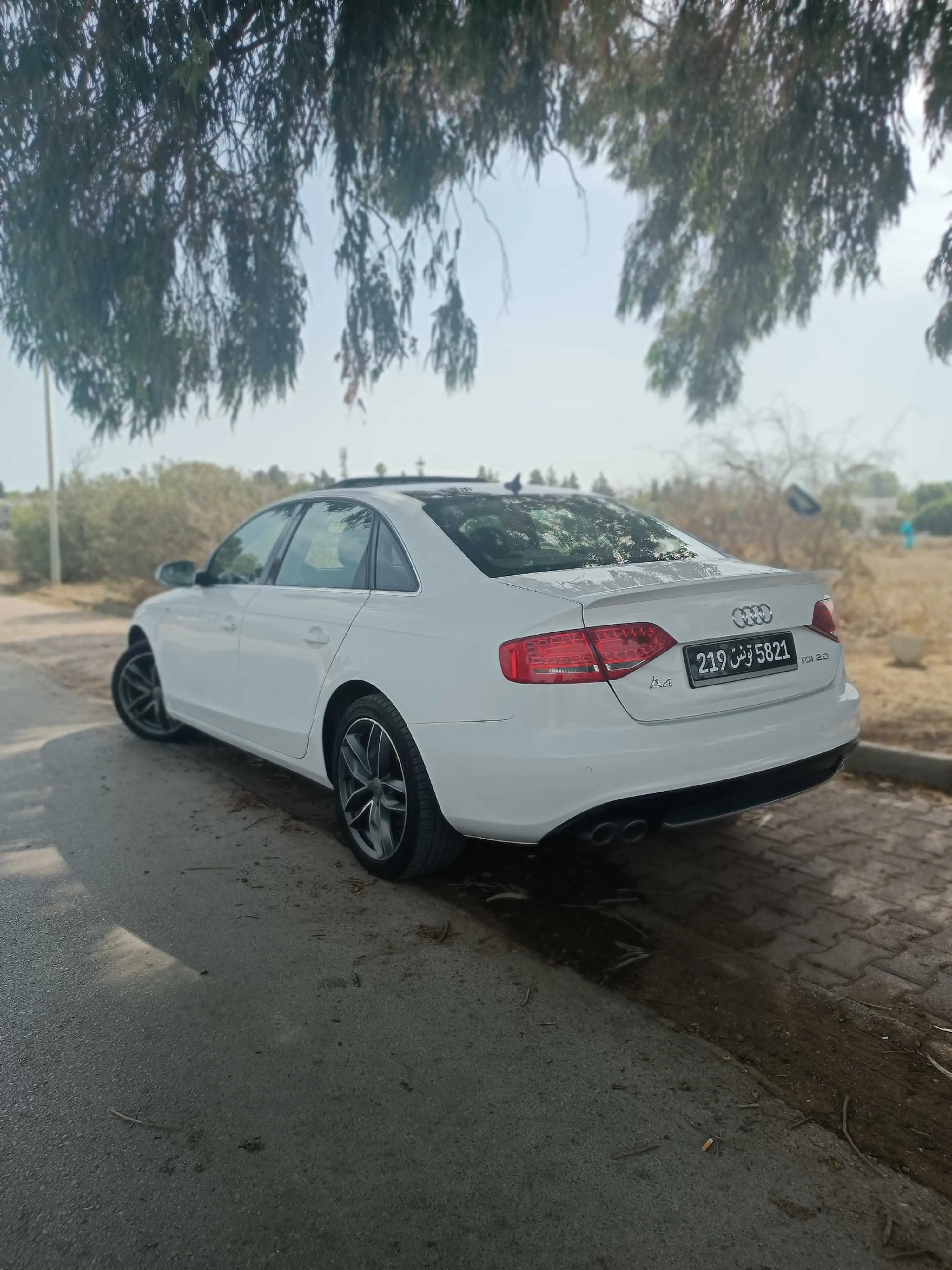  Audi a4 2.0 tdi à Tunis - Photo 2