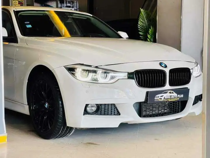  BMW F30 kit M à Manouba - Photo 2
