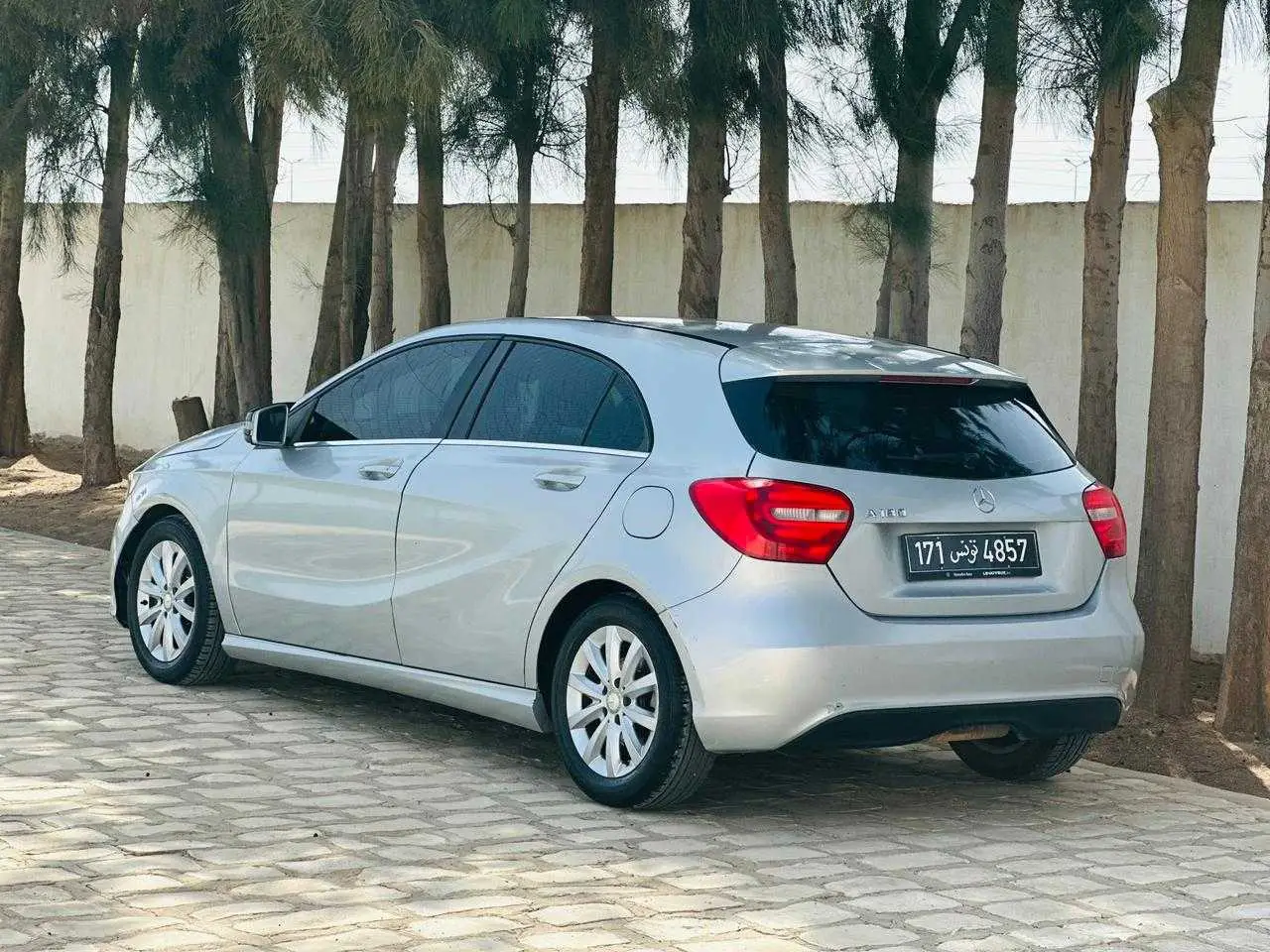  Mercedes classe A 180 à Kairouan - Photo 2