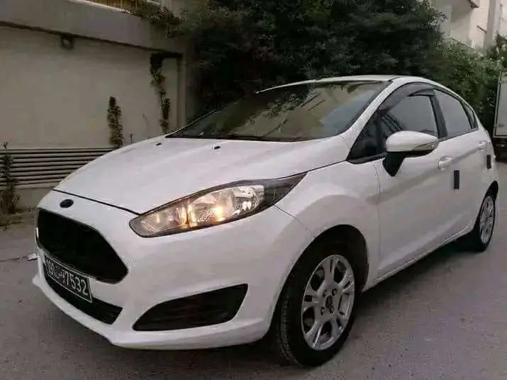  FORD FIESTA PREMIÈRE MAIN TRÈS PROPRE à Ariana - Photo 3