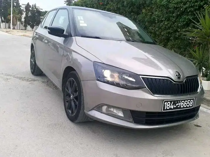  SKODA FABIA HATCH FULL OPTION PREMIÈRE MAIN à Bizerte - Photo 3