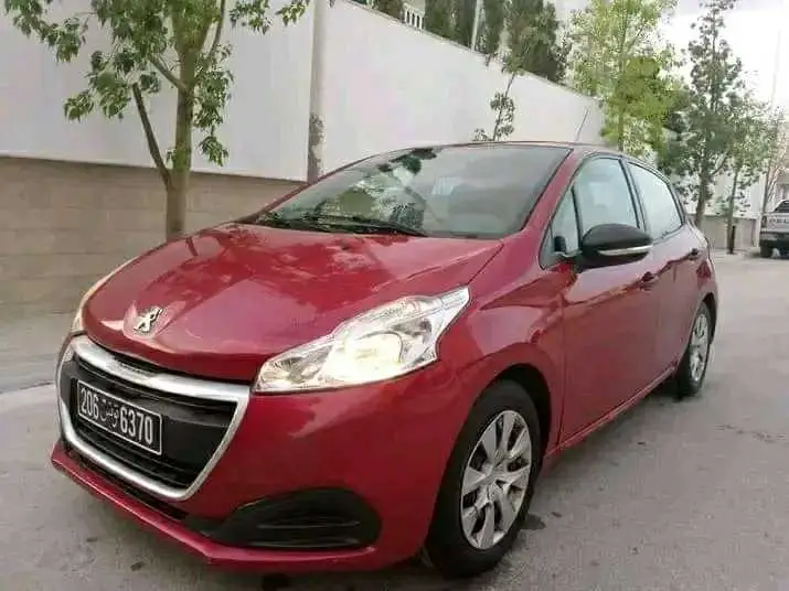  PEUGEOT 208 PREMIÈRE MAIN EN TRÈS BON ÉTAT à Bizerte - Photo 2