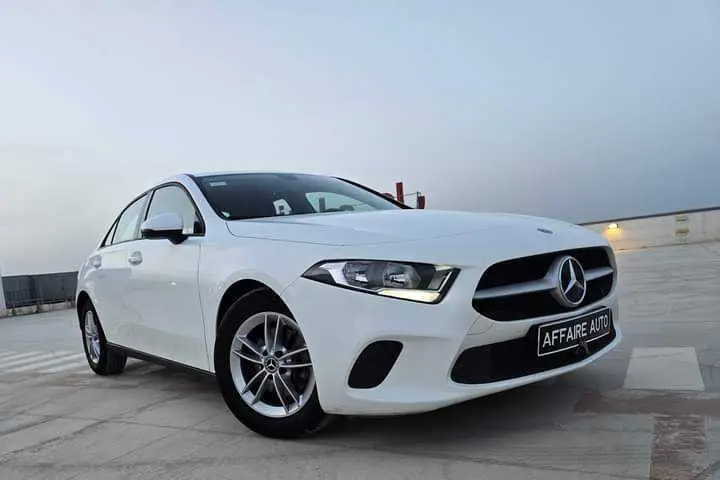  MERCEDES-BENZ A180 BERLINE à Tunis - Photo 2