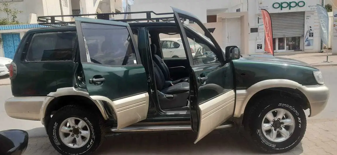  NISSAN TERRANO à Tunis - Photo 2