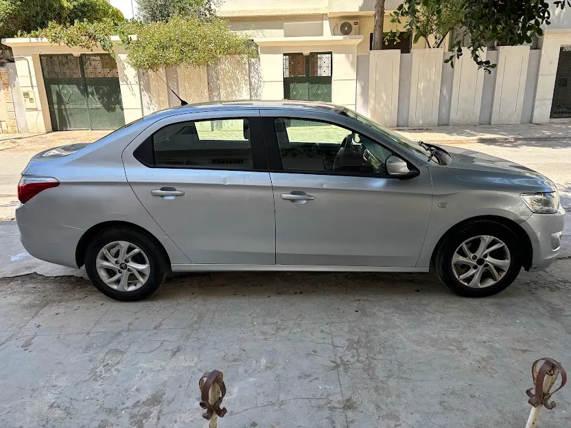  a vendre Citroën C-Elysée, première main à Tunis - Photo 3