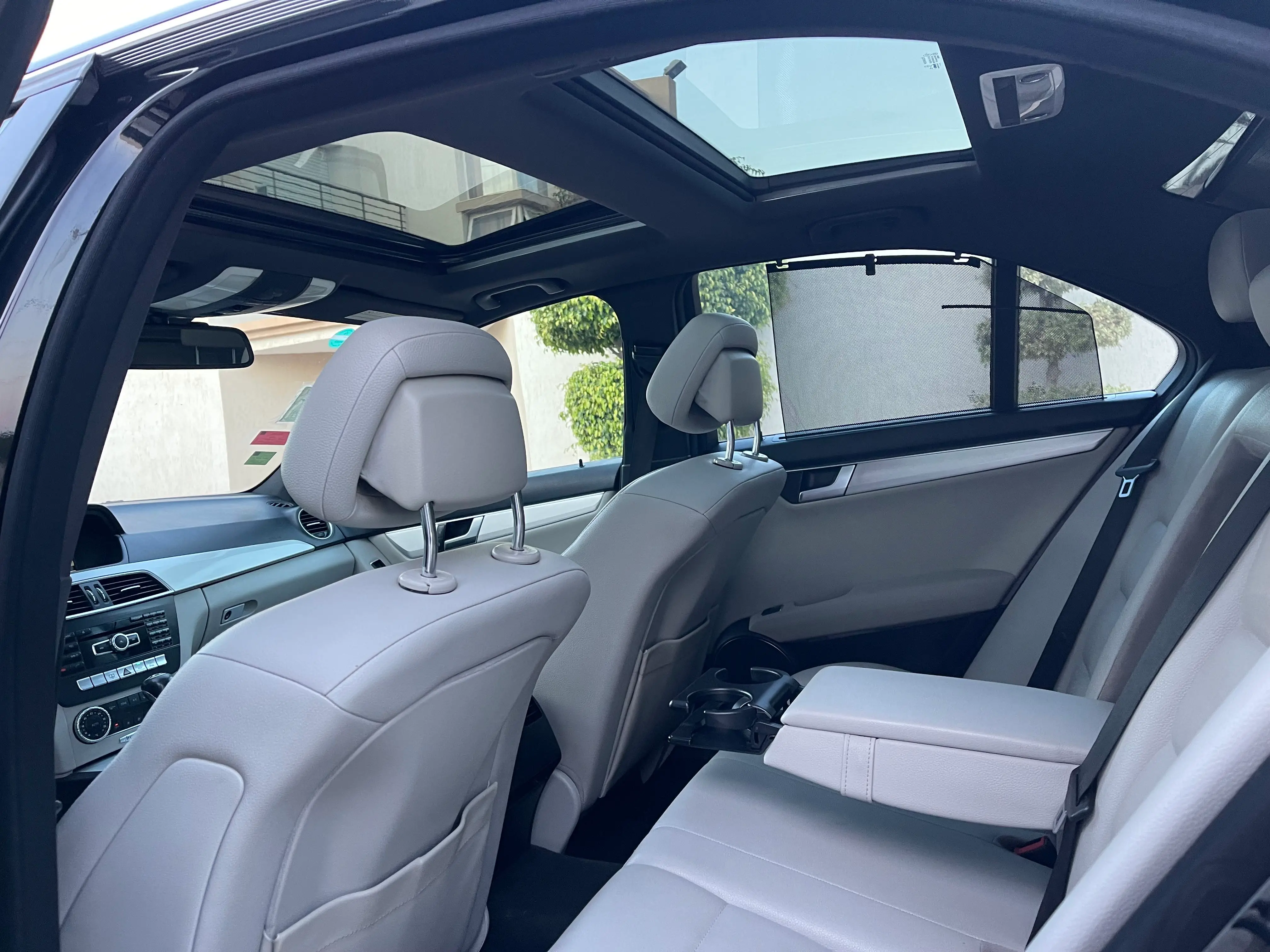 MERCEDES-BENZ C180 Restylée AMG plus à Sfax - Photo 3