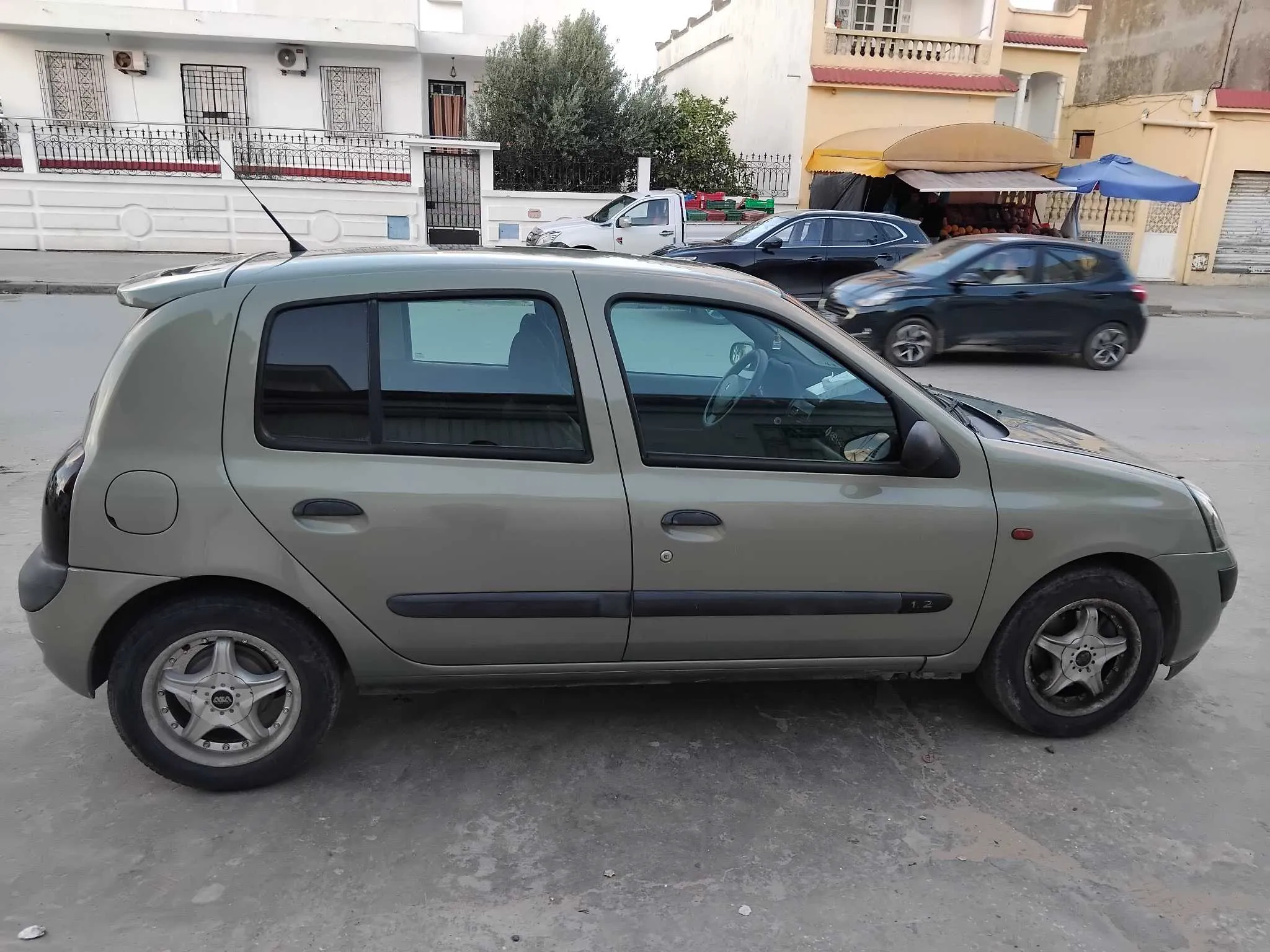 Clio 2 à Bizerte - Photo 3
