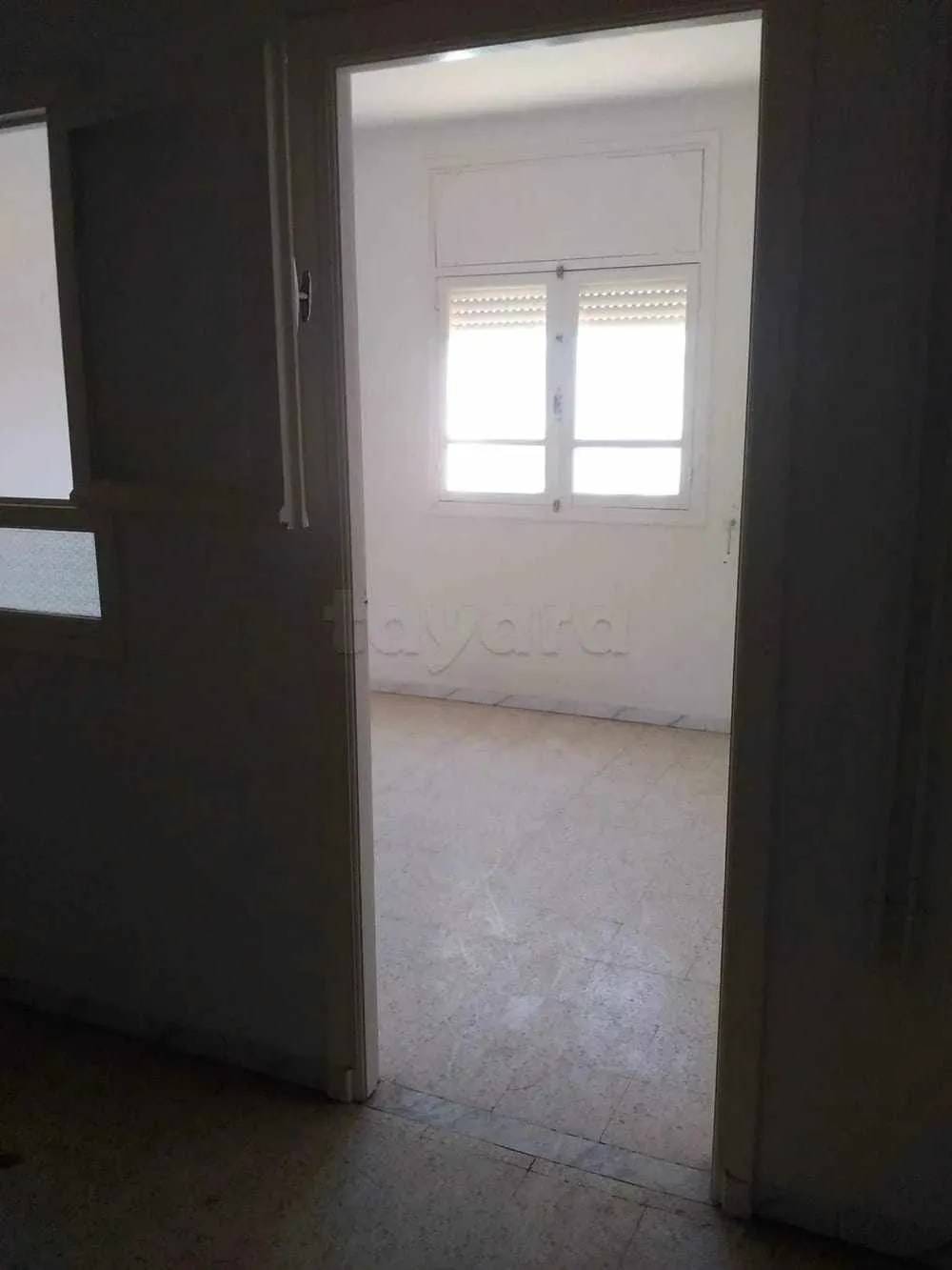  un appartement s+1 au 5éme étage (avec ascenseur) a louer situé a Ras Tabia 