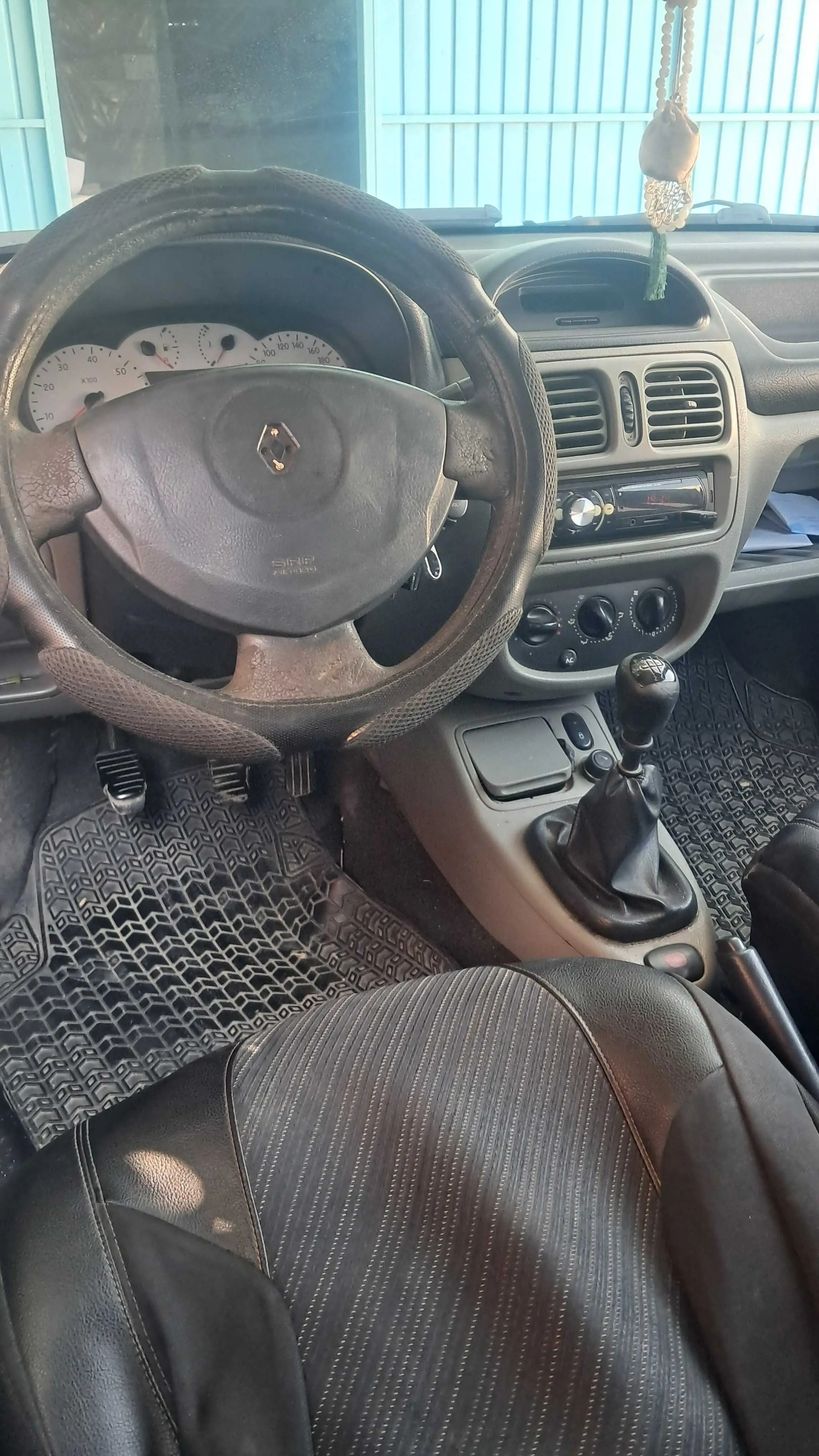  A Vendre 308 Peugeot fin 2008 tt options importée de France Montage européen 