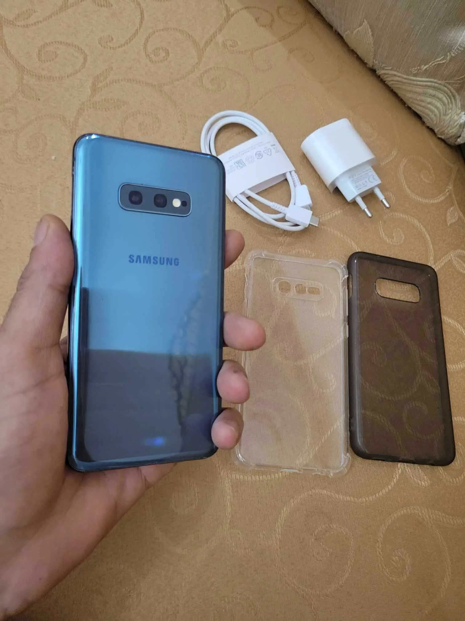  Infinix hot 40i état neuf m3ah boukouh w chargeur tel ndhif barcha w charge tayara 