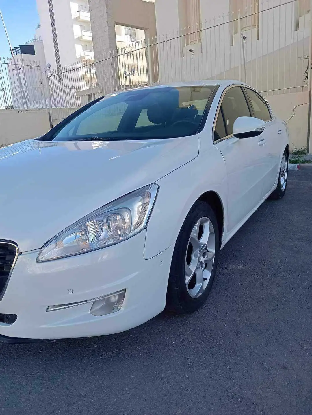  A vendre Peugeot 508 toute en marche en bonne état neuff à Tunis - Photo 2