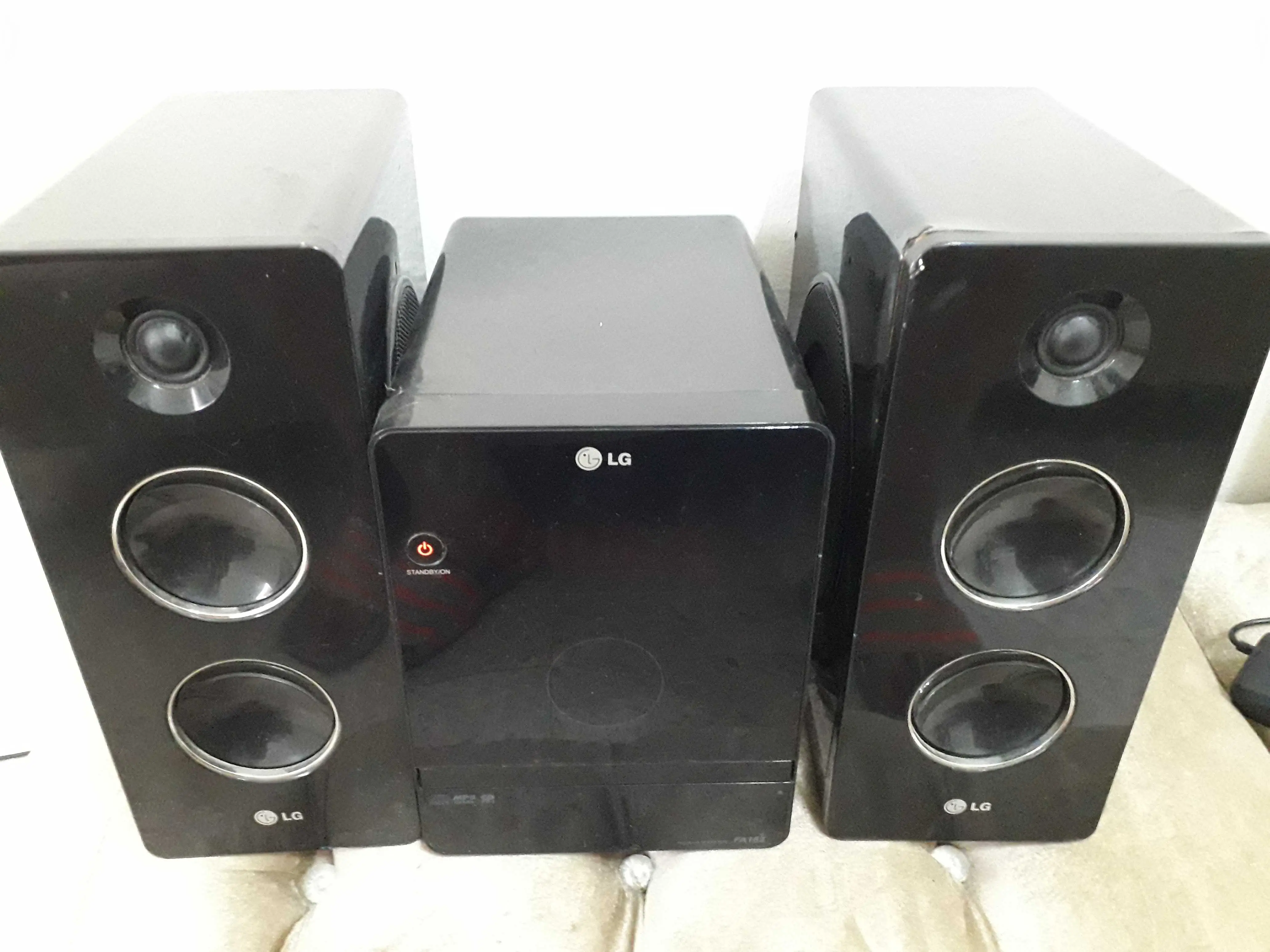  Hi Fi lg 6 baffles et un base à Tunis - Photo 2