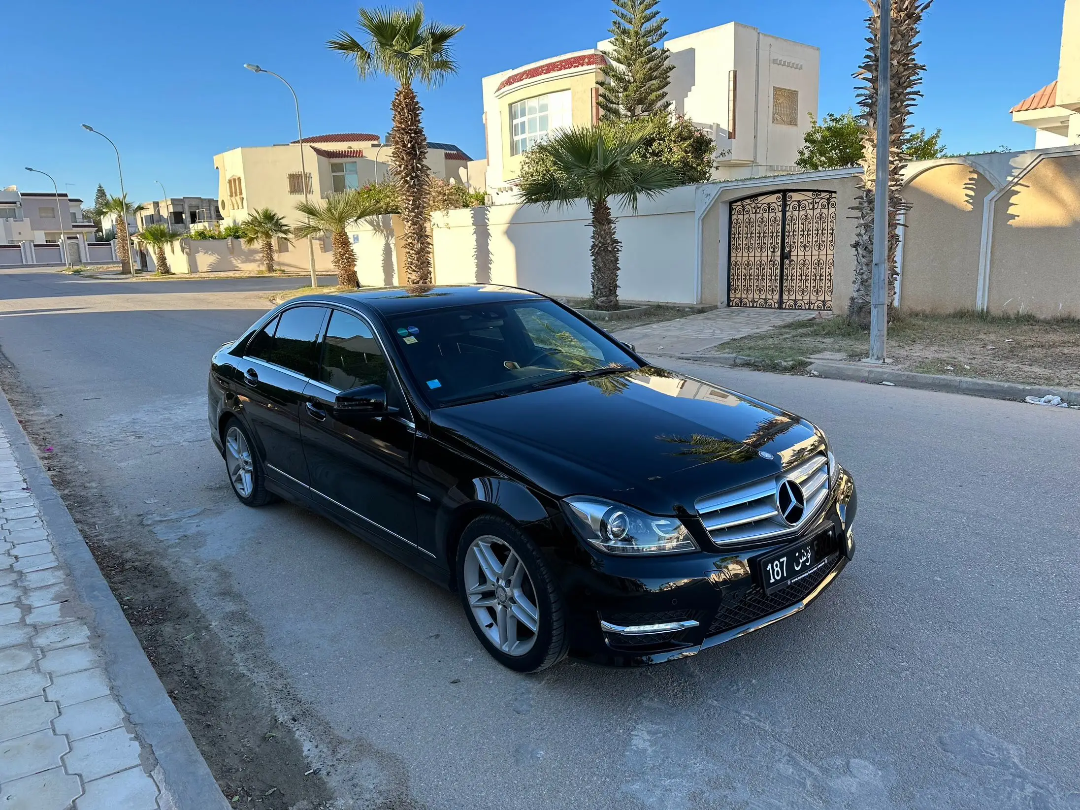  Mercedes-Benz classe c180 restylé pack Amg bva à Ariana - Photo 3