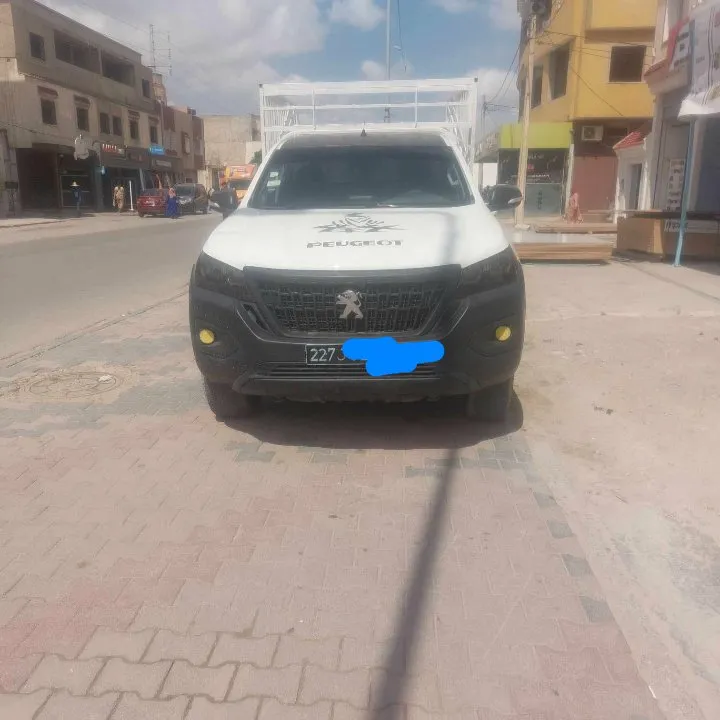  Camion peugeot a vendre à Tunis - Photo 2
