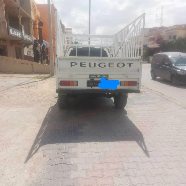  Camion peugeot a vendre à Tunis - Photo 3