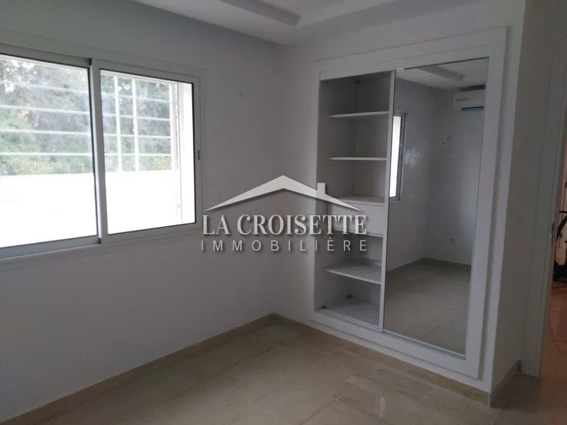  Villa S+4 avec piscine à La Soukra MVL0765 