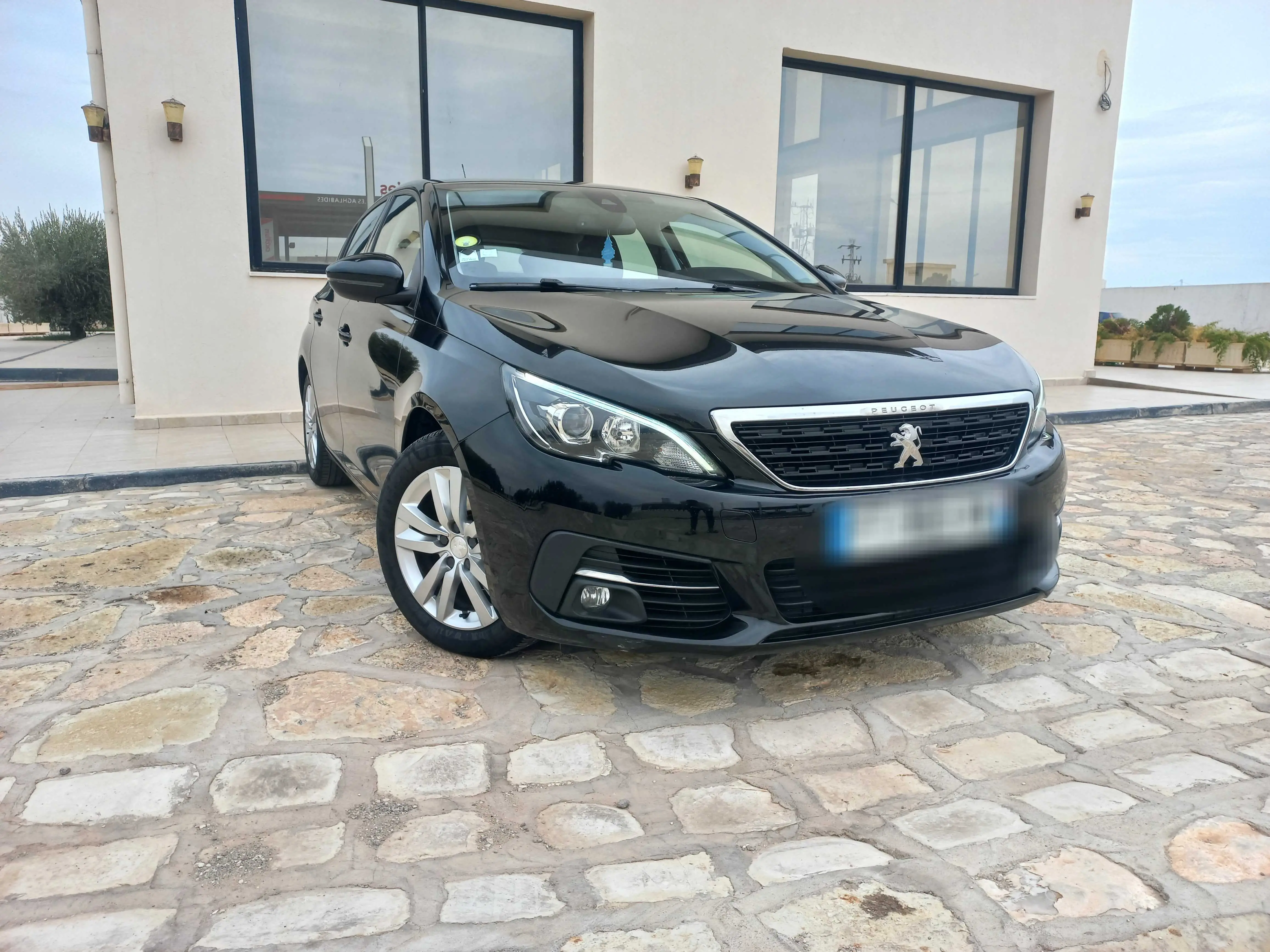  Peugeot 308 ehdi 2021 importé à Kairouan - Photo 3