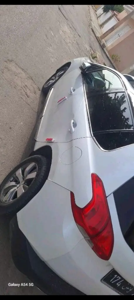  A vendre Peugeot 2008 à Kasserine - Photo 3