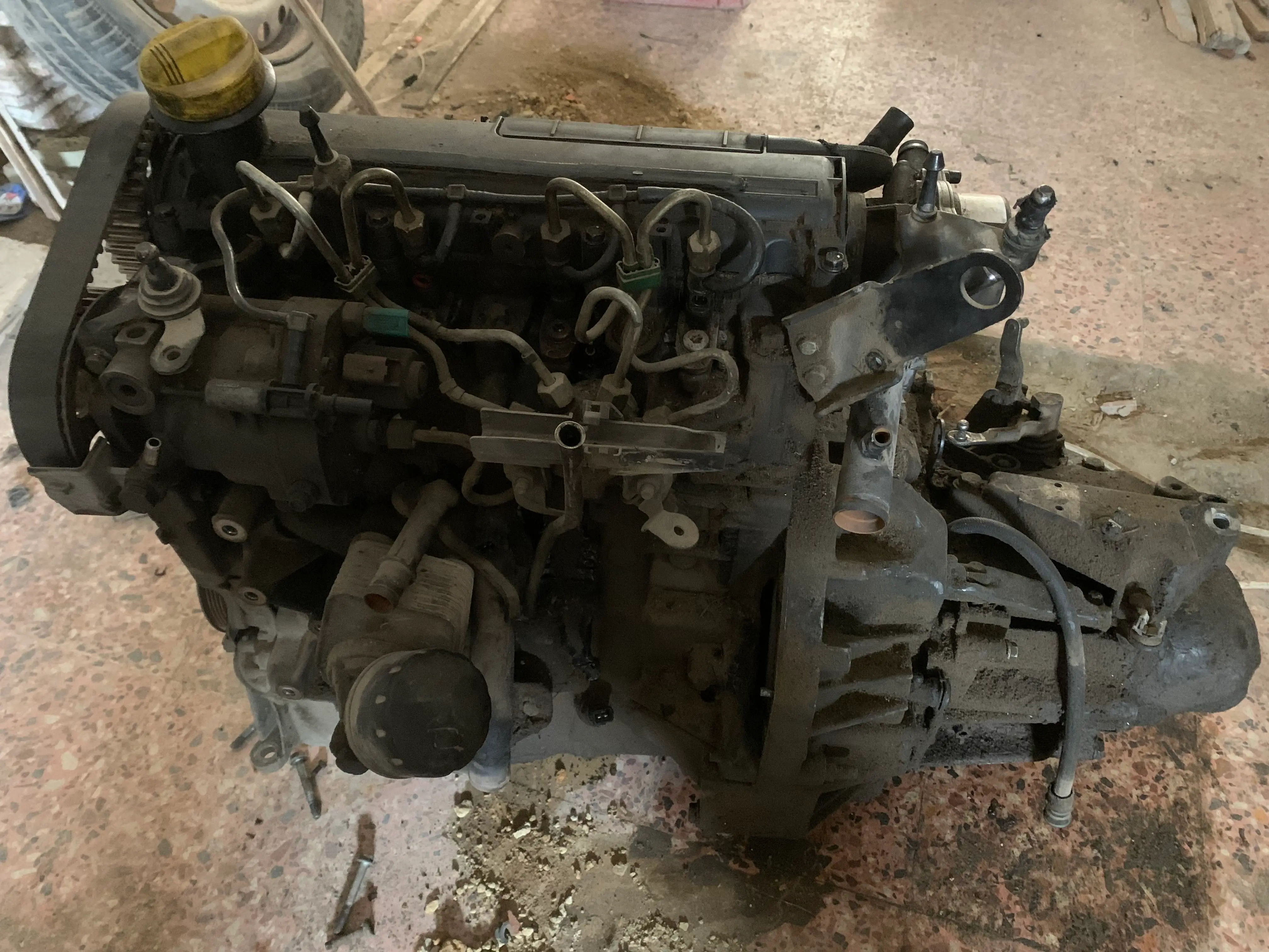  Moteur Clio 2 avec boite pour Piece à Tunis - Photo 3