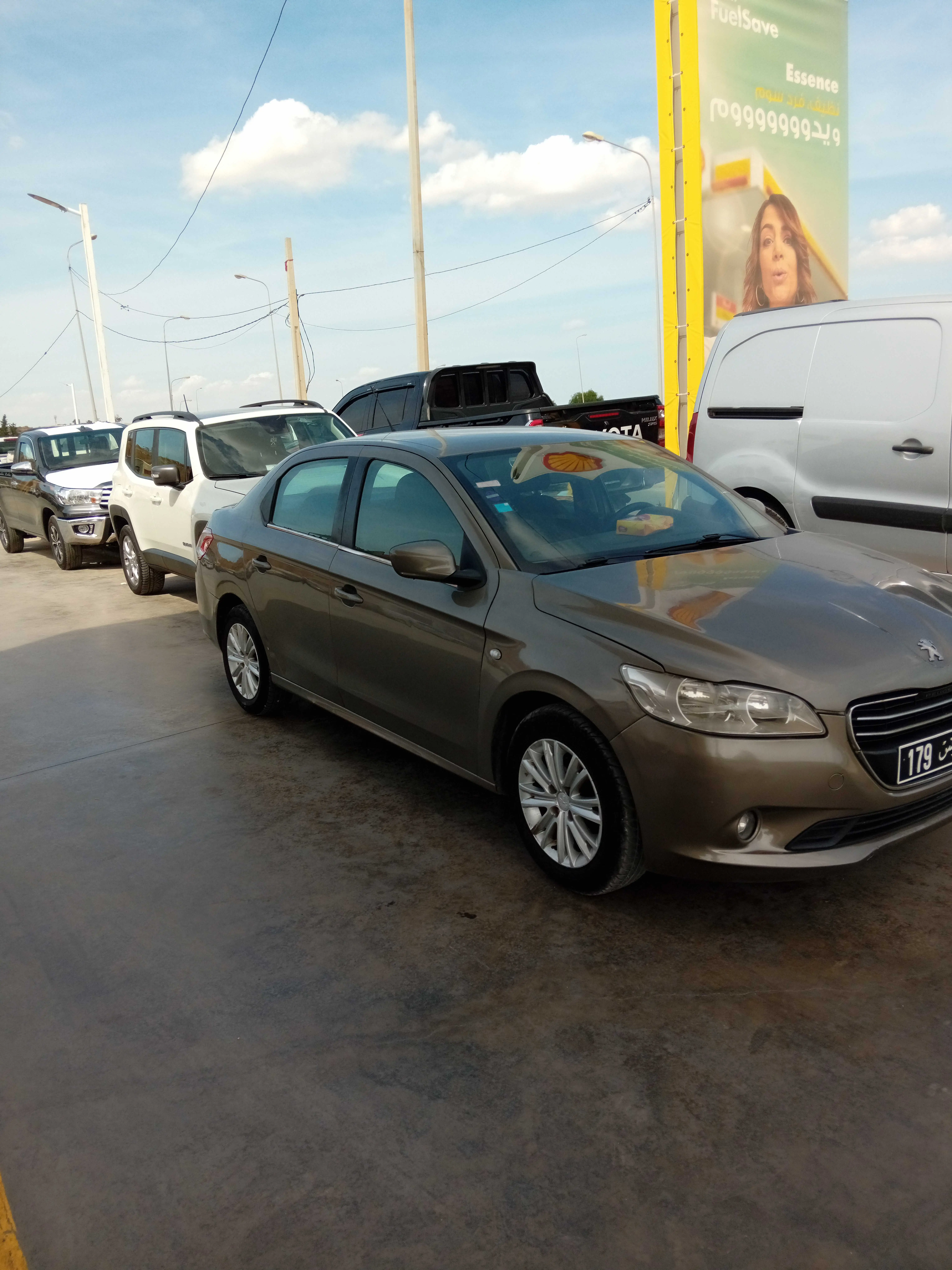  Peugeot 301 avendre karhba nthifa barcha nm de tlf 96028174✅️✅️ à Tunis - Photo 2