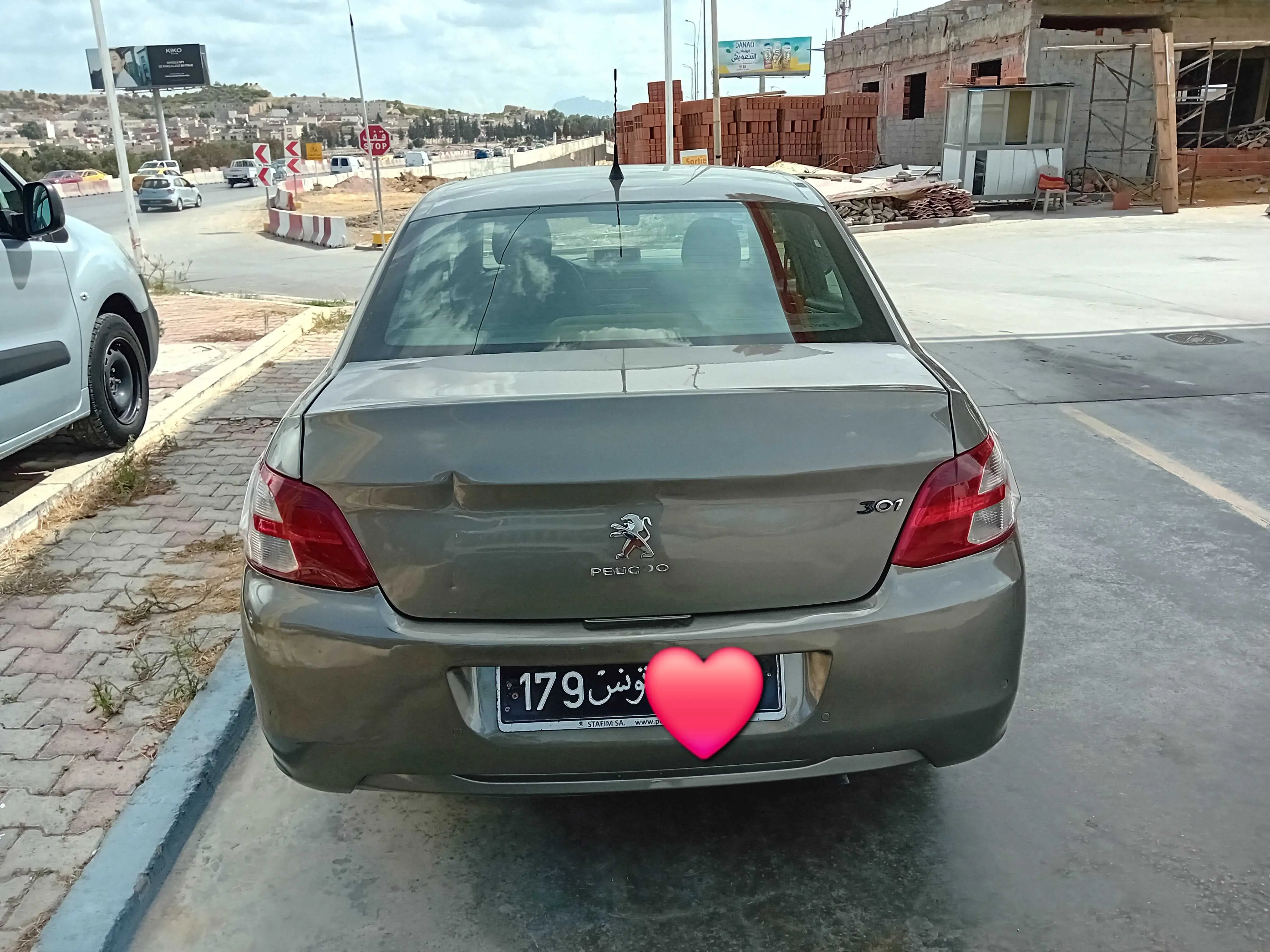  Peugeot 301 avendre karhba nthifa barcha nm de tlf 96028174✅️✅️ à Tunis - Photo 3
